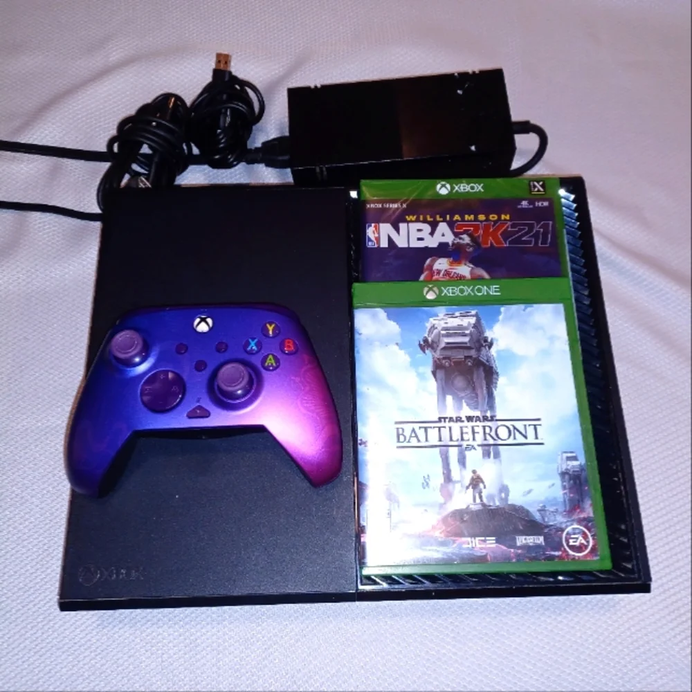 Microsoft Xbox One 500GB Bundle w/ Games + Controller